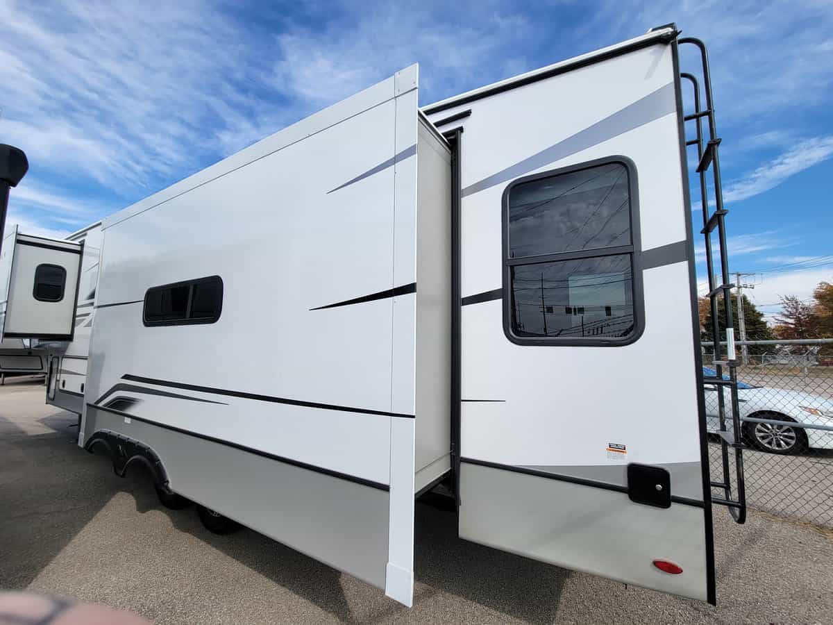 SOLD NEW 2023 Keystone COUGAR 316RLS | Evansville, IN