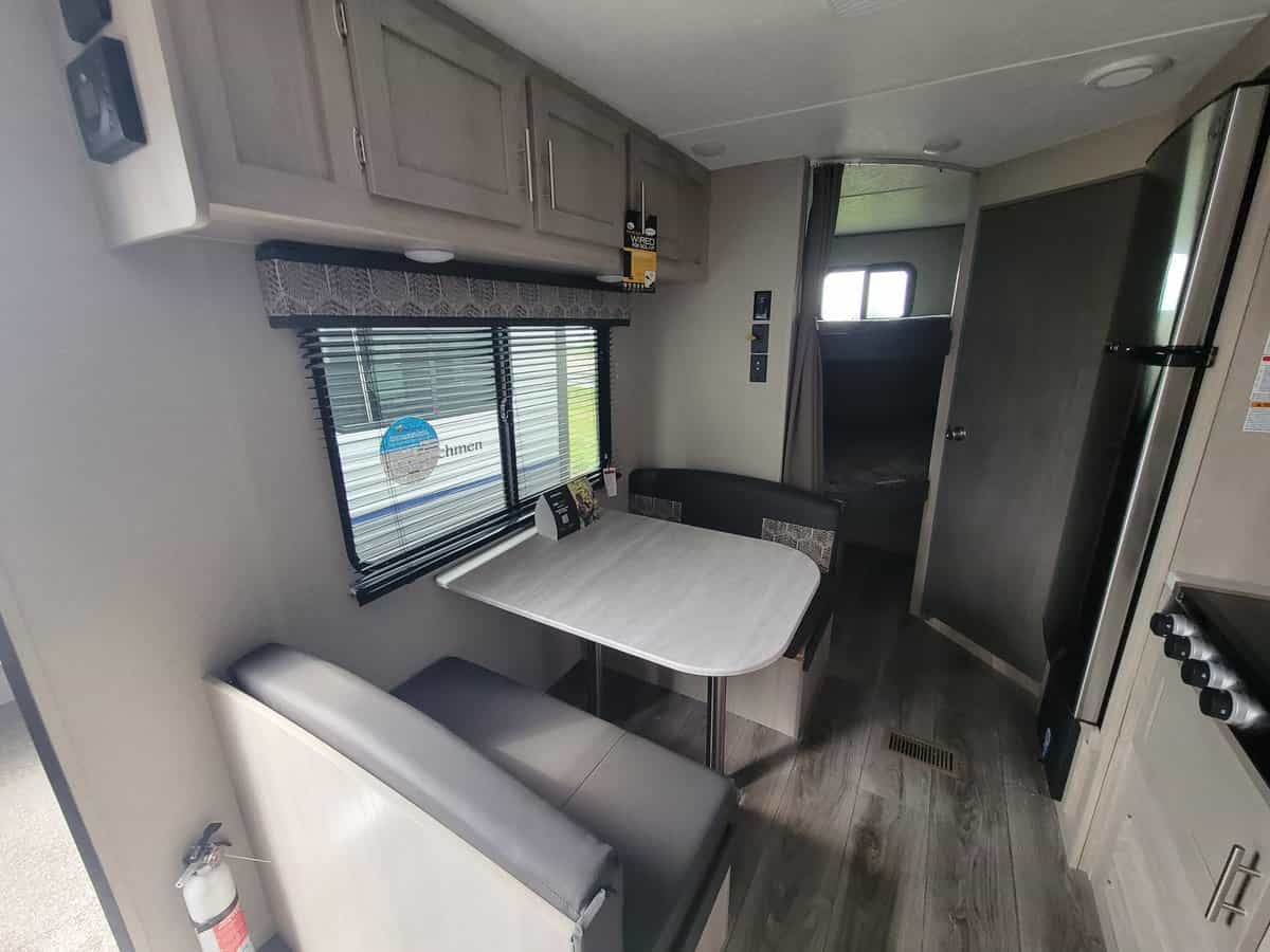 SOLD NEW 2023 Coachmen CATALINA SUMMIT SERIES 261BH | Evansville, IN