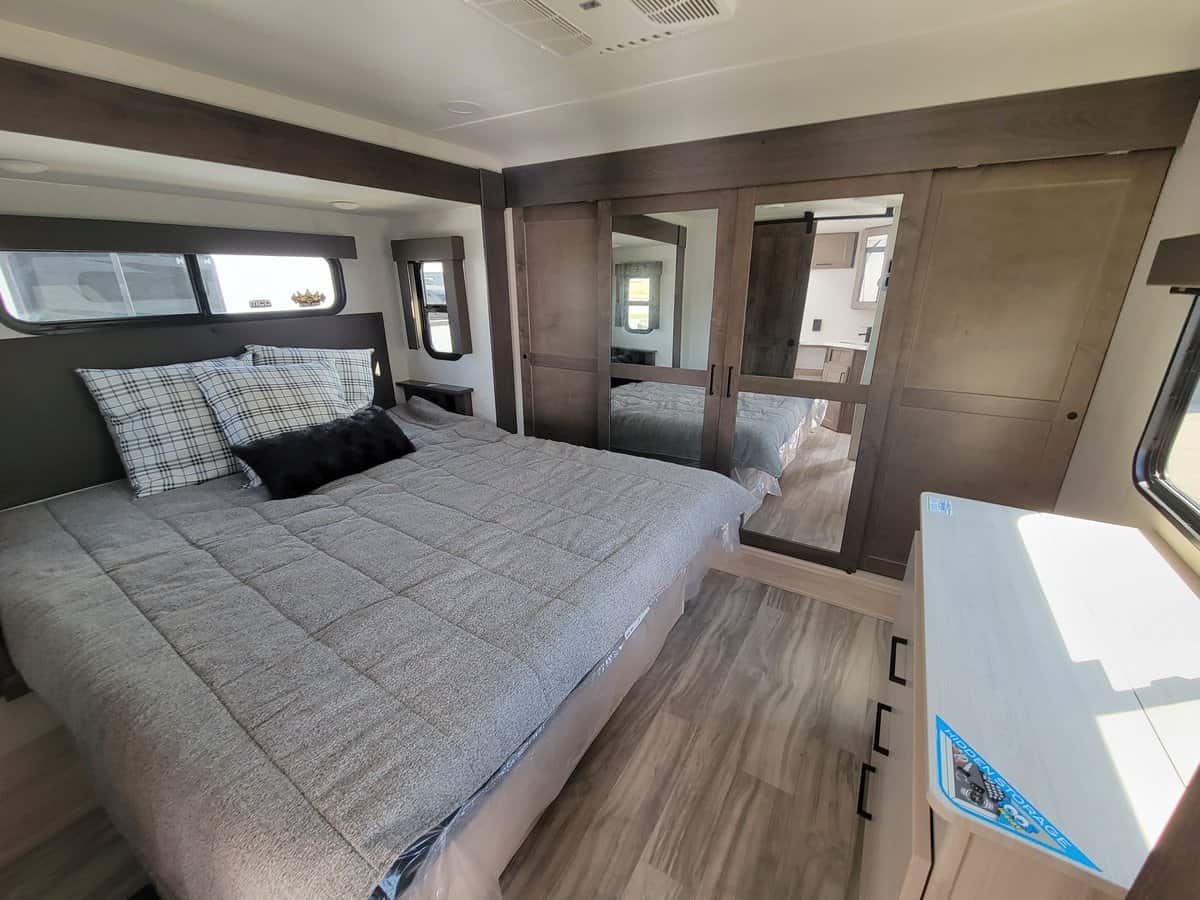 SOLD NEW 2023 Alliance Rv VALOR 40V13 | Evansville, IN