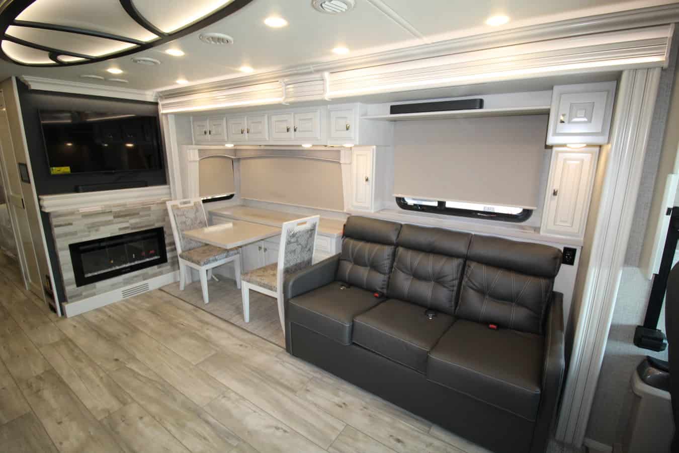 Sold New 2024 Fleetwood Discovery Lxe 40m 