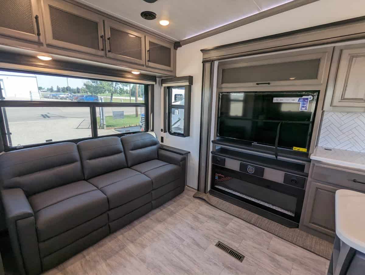 NEW 2024 Keystone MONTANA 3781 RL | Acheson, AB