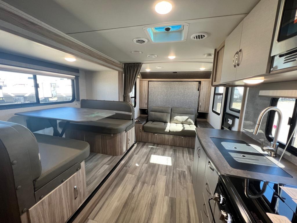 NEW 2022 WINNEBAGO MICRO MINNIE 2306 BH | Edmonton, AB