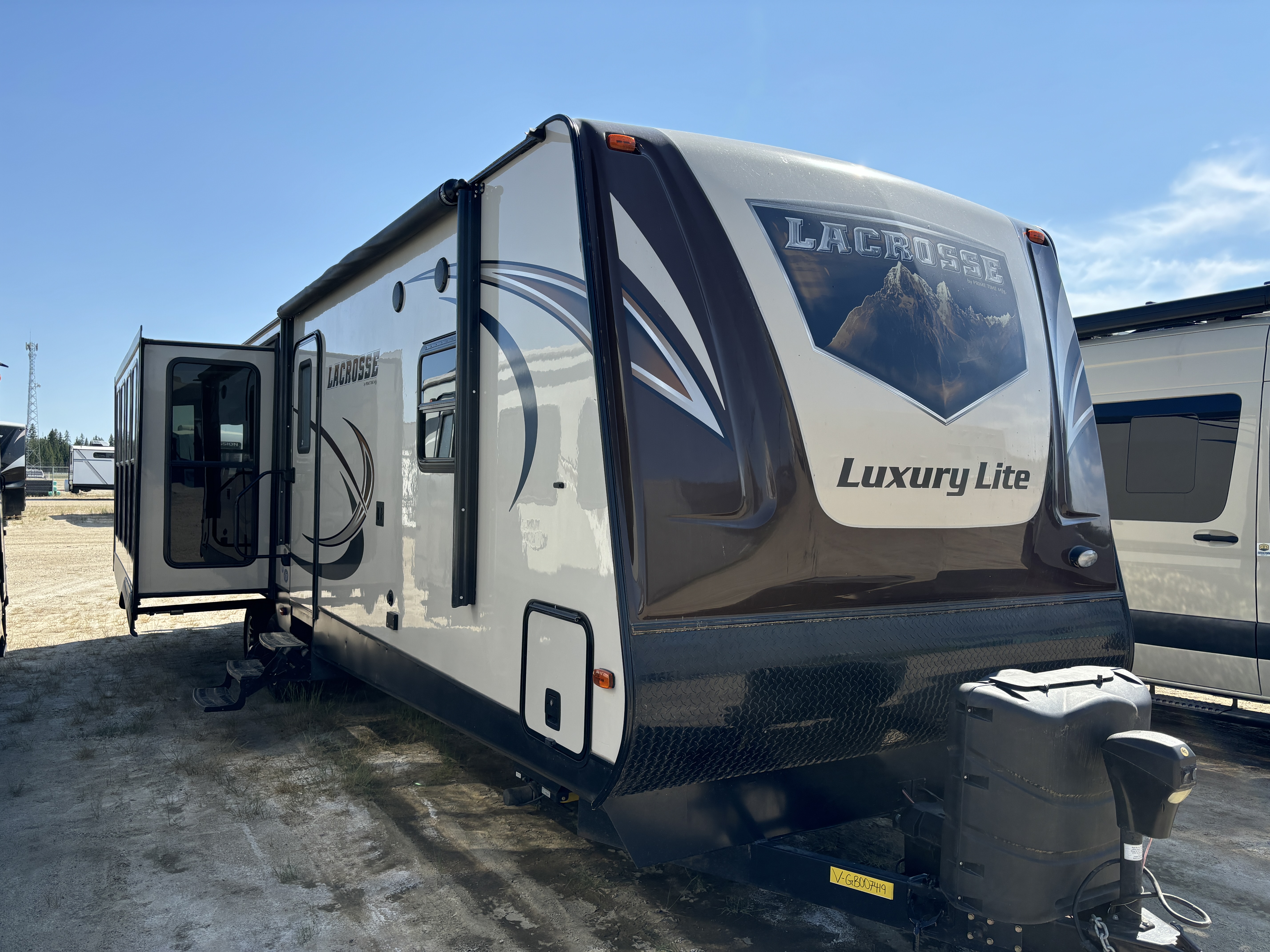 Used 2016 Forest River LACROSSE 327 RES