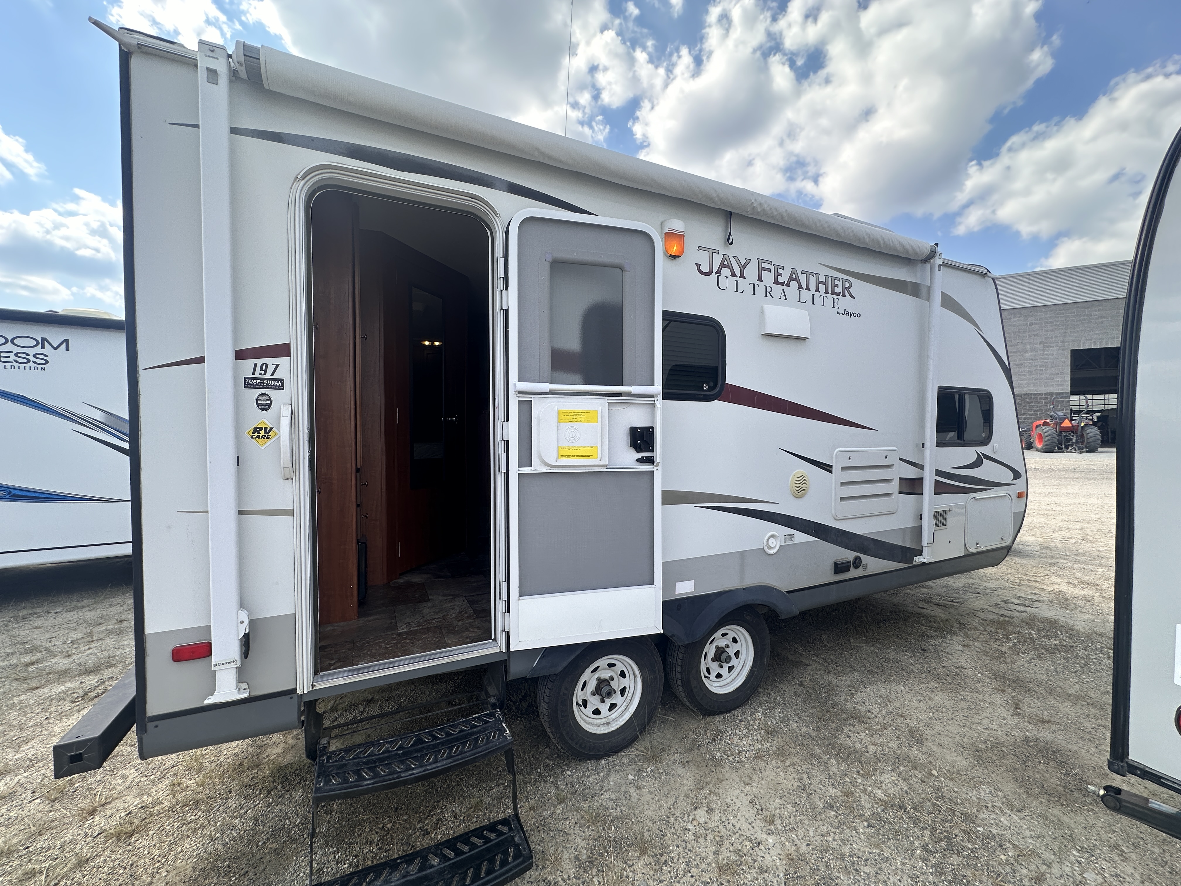 Used 2013 Jayco JAYFEATHER ULTRA LITE 197