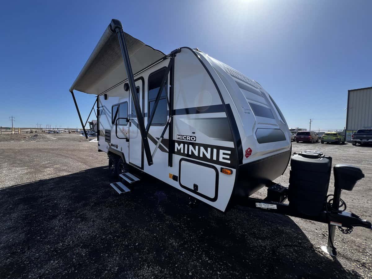 New 2023 Winnebago MICRO MINNIE 2108 DS