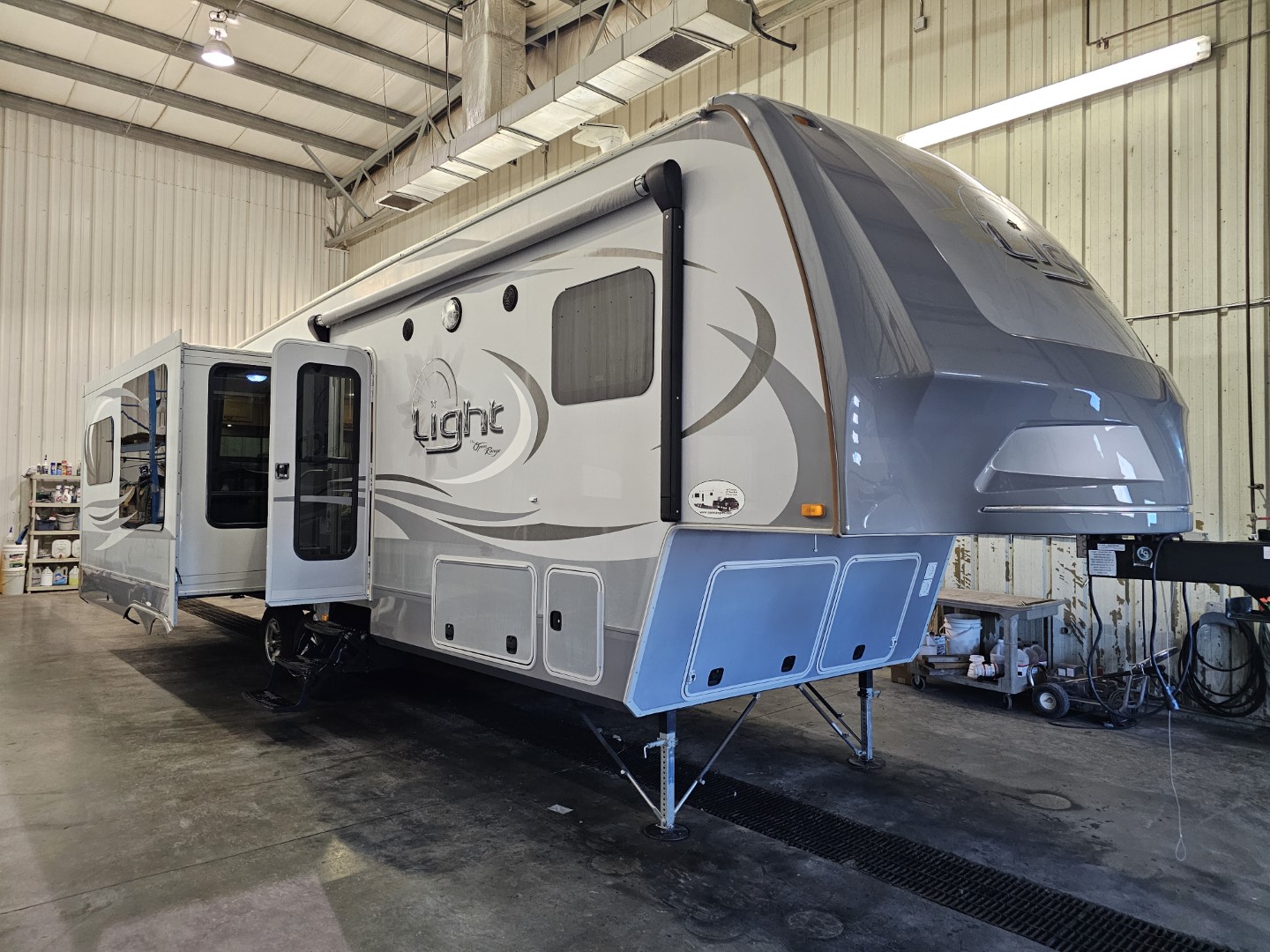 USED 2015 Highland Ridge OPEN RANGE 319 RLS