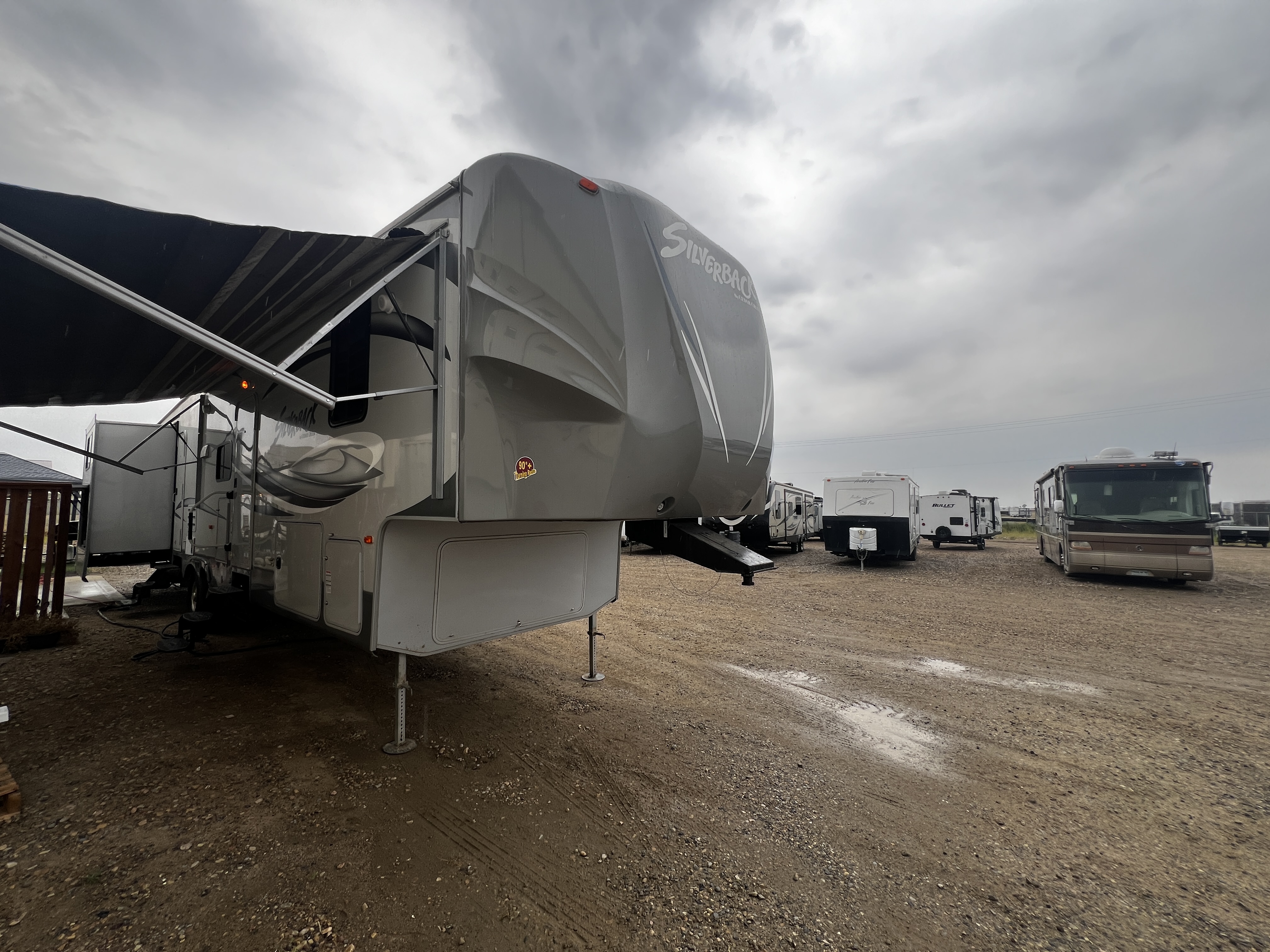 Used 2013 Forest River CEDAR CREEK SILVERBACK 35QB4