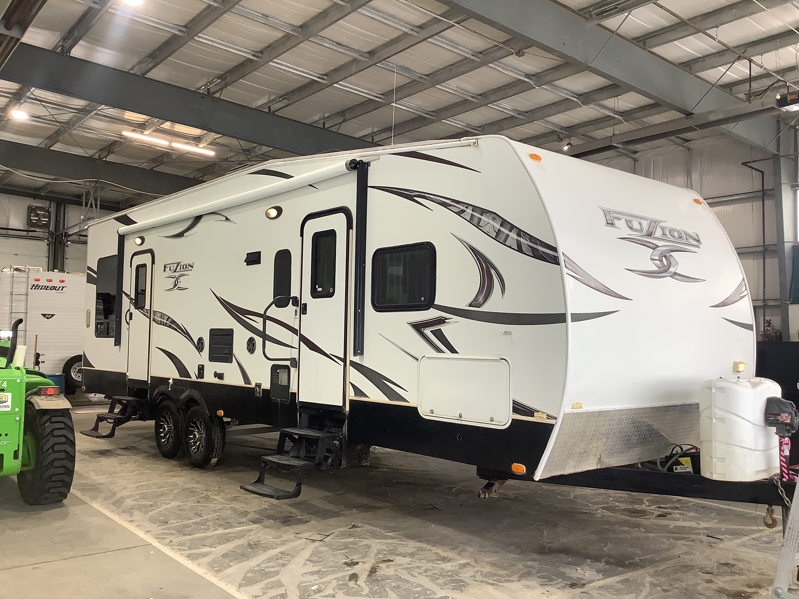 Used 2012 Keystone FUZION FZ300