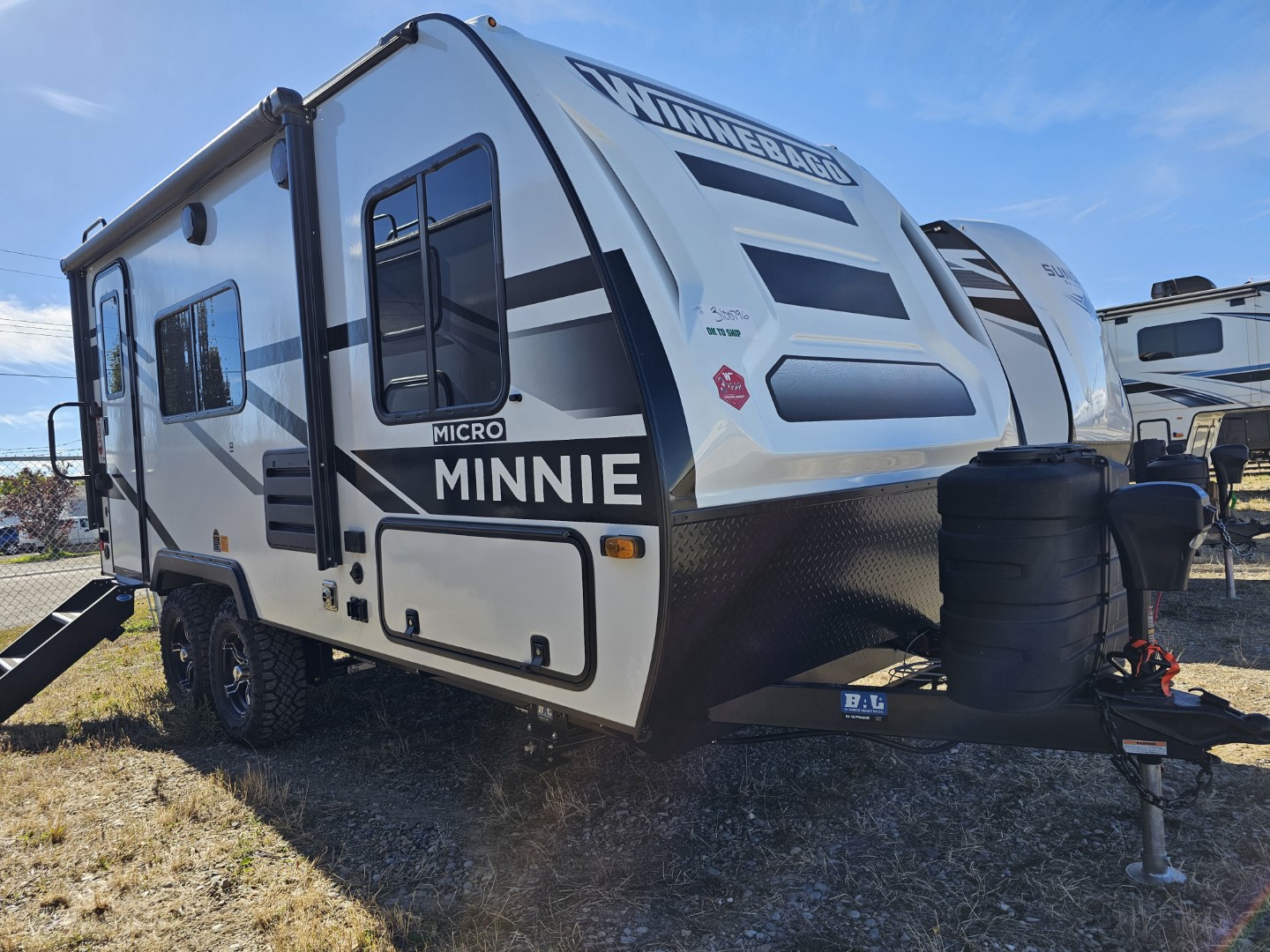 New 2025 Winnebago MICRO MINNIE 1720 FB