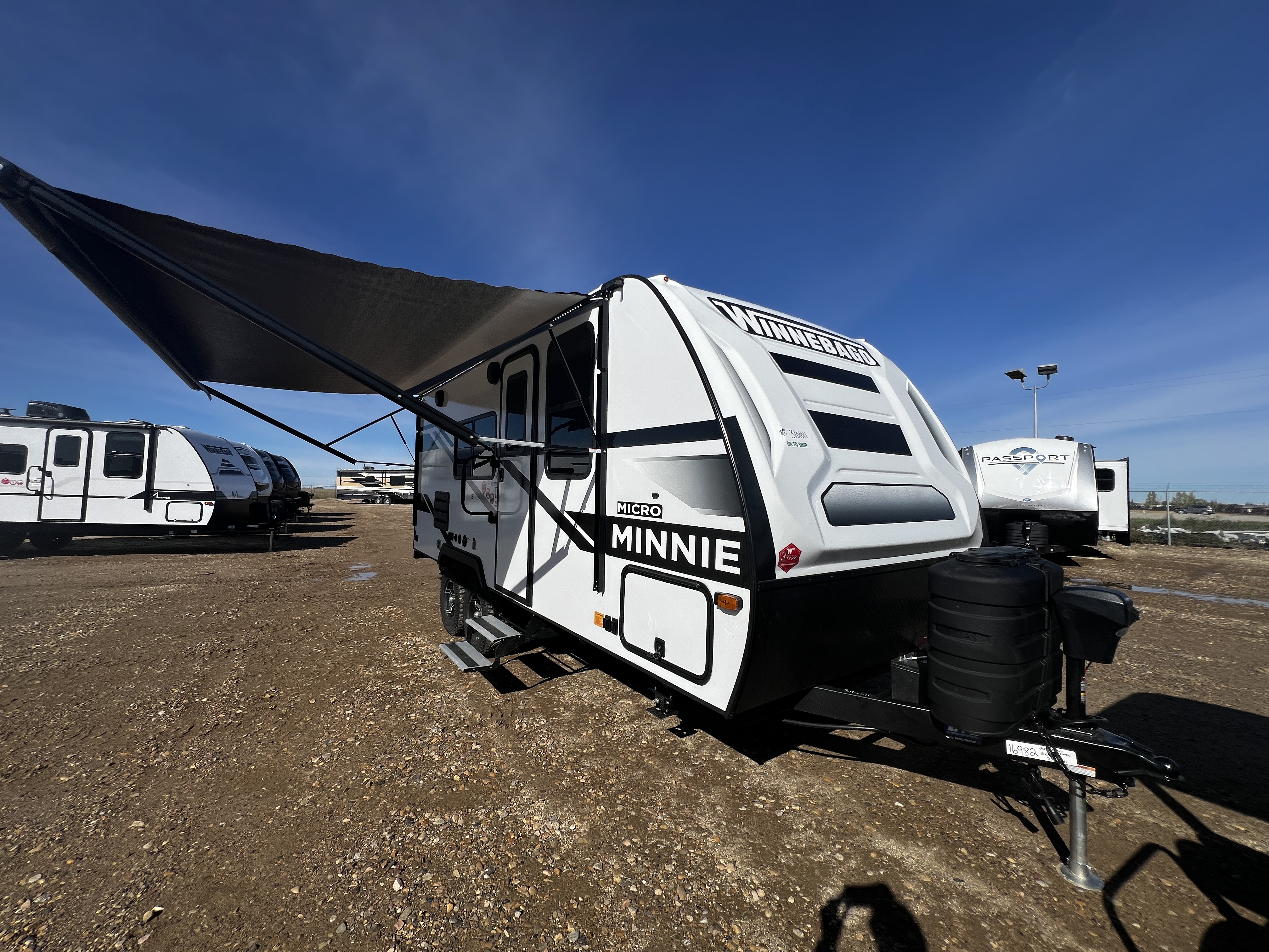 New 2025 Winnebago MICRO MINNIE 2108 DS