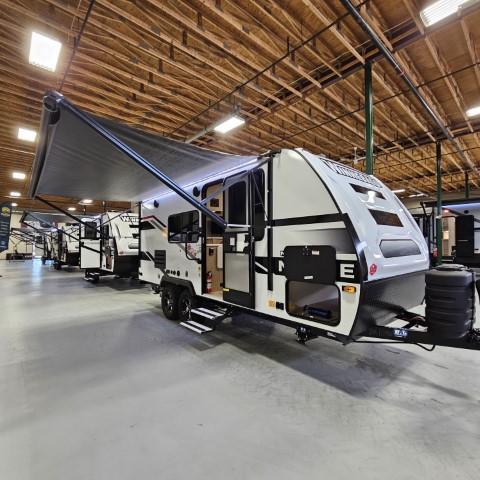 New 2025 Winnebago MICRO MINNIE 2108 FBS