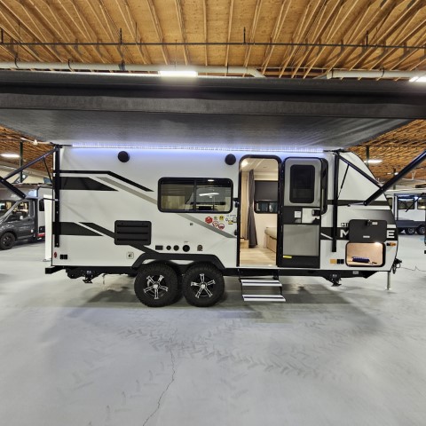 New 2025 Winnebago MICRO MINNIE 2108 DS