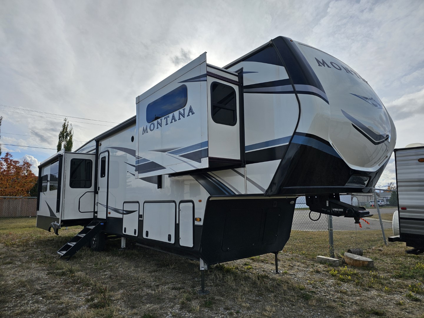 USED 2021 Keystone Rv MONTANA 3780RL