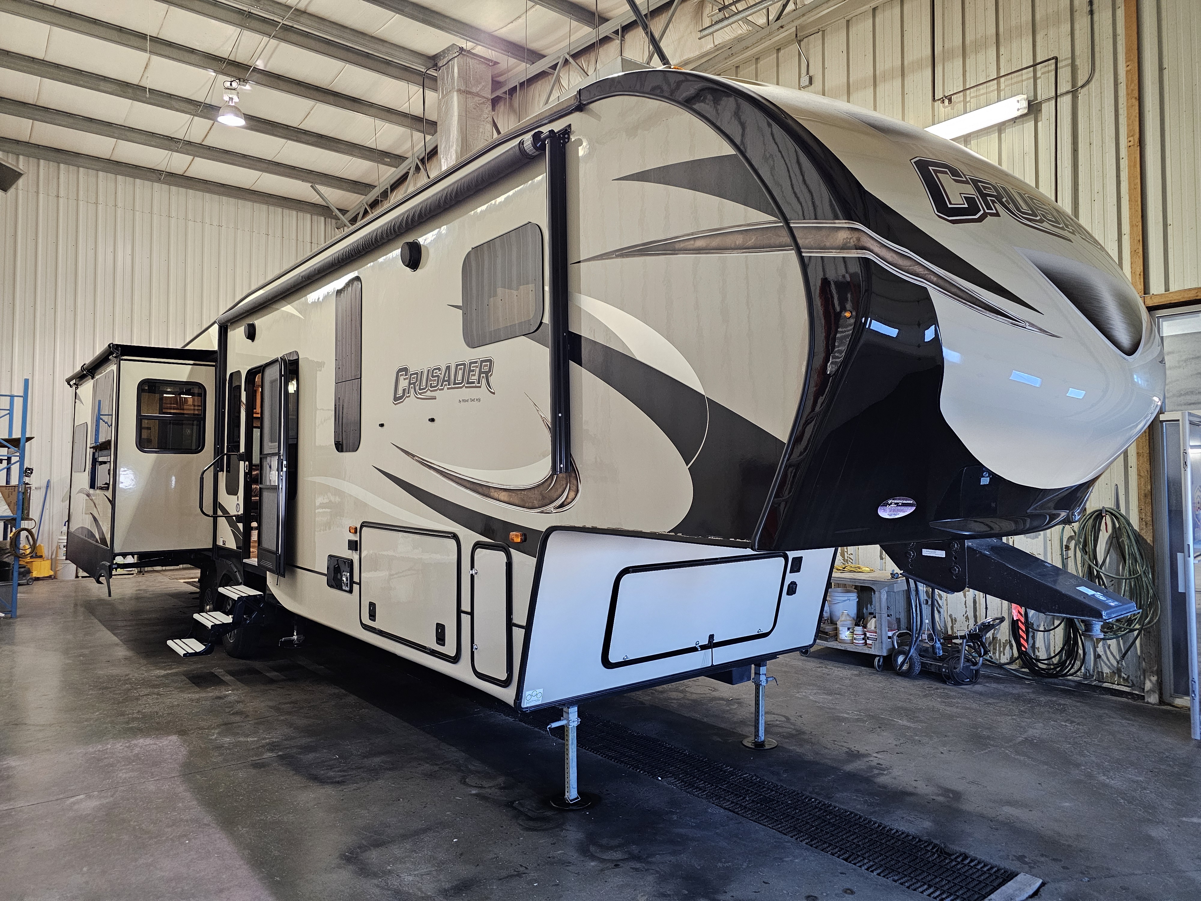 Used 2017 Primetime CRUSADER 380MB