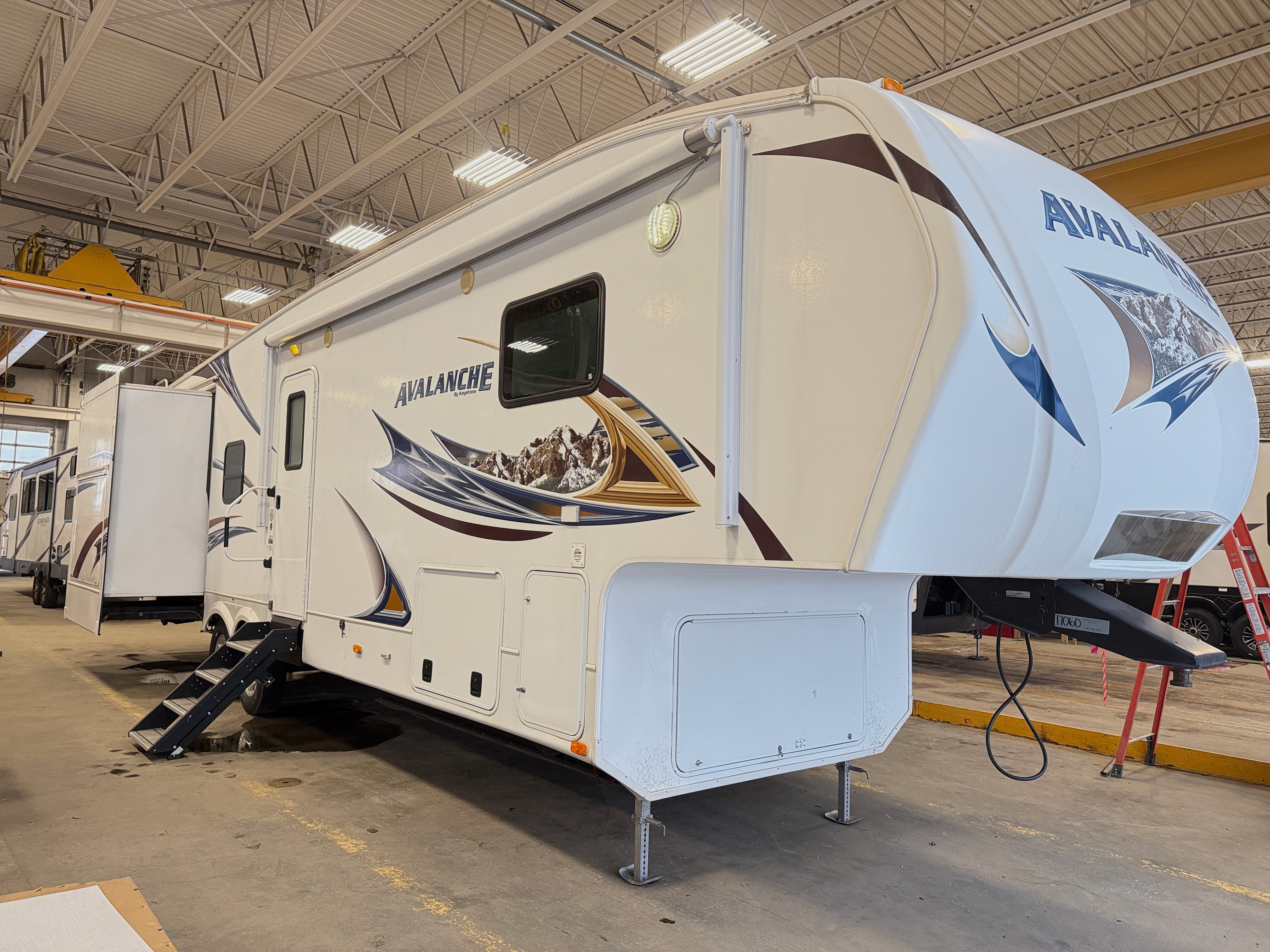 Used 2012 Keystone AVALANCHE 345 TG