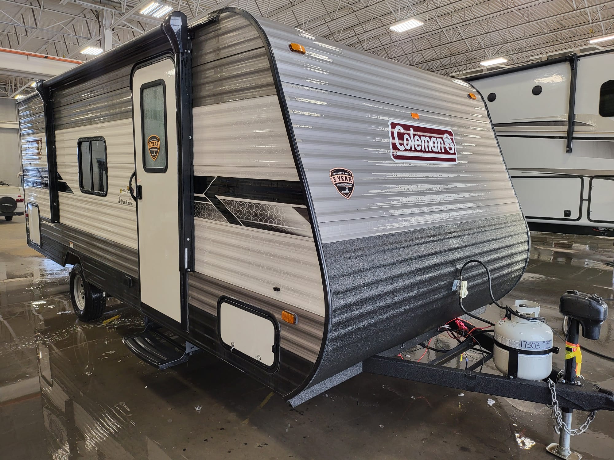 Used 2022 Dutchmen Coleman Lantern LT 18bh