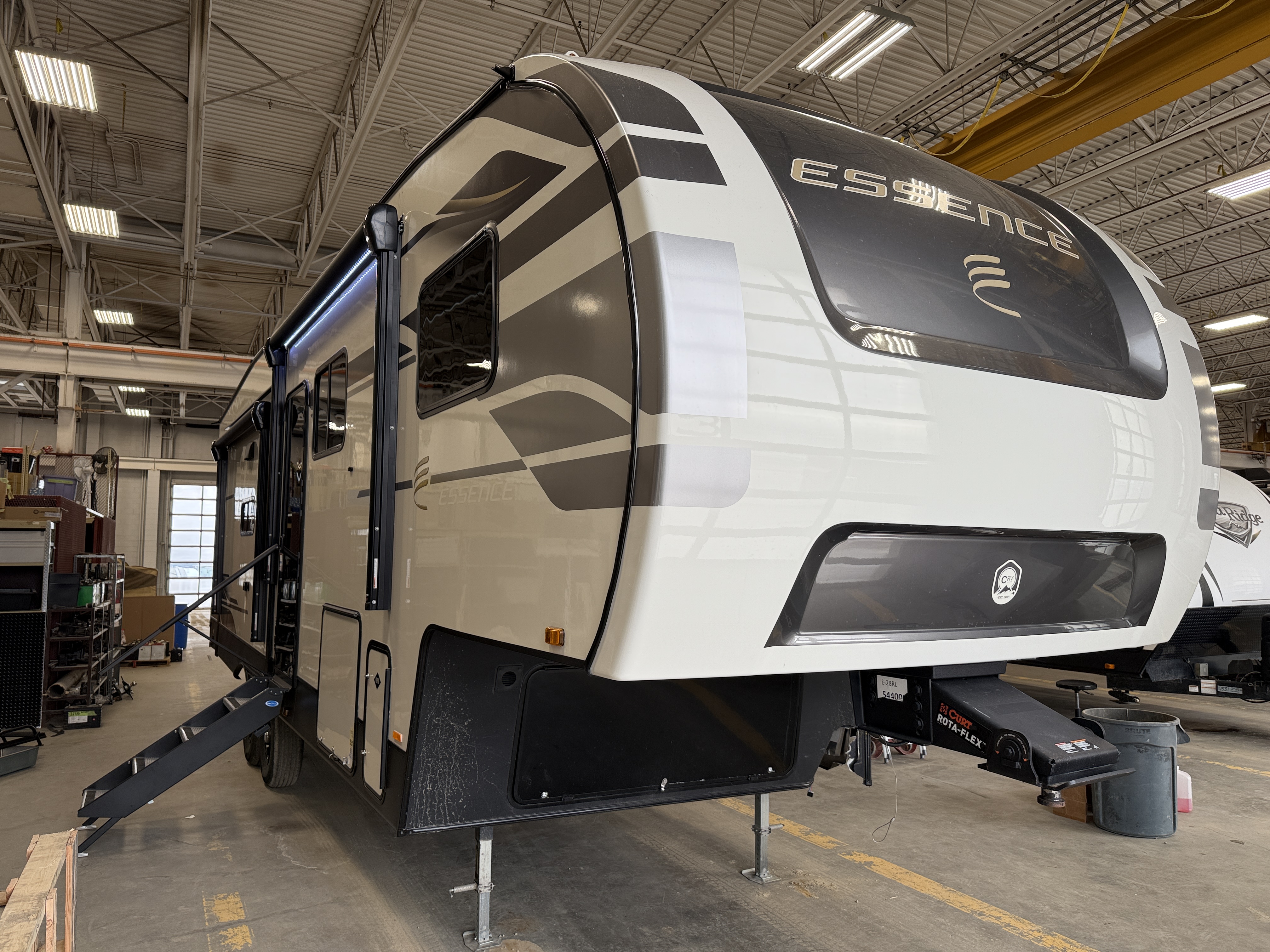 New 2025 Cruiser Rv ESSENCE 28 RL