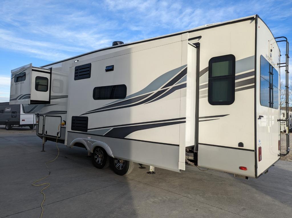 SOLD NEW 2022 KEYSTONE MONTANA 3121 RL | Acheson, AB