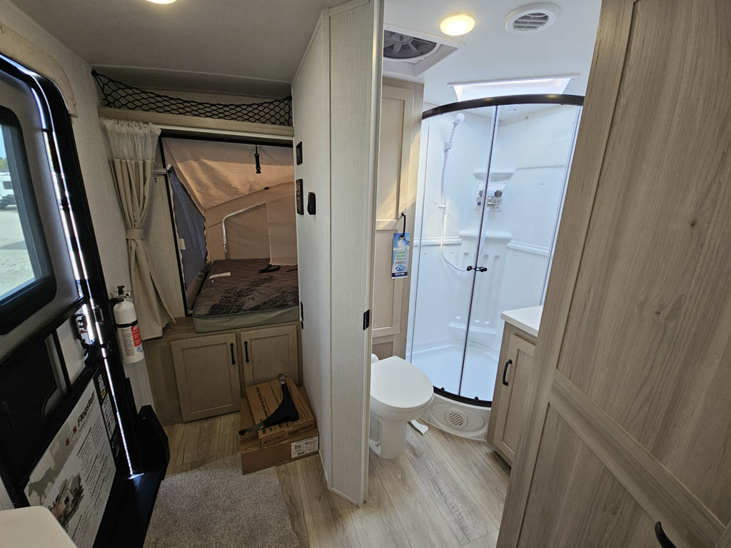 Shamrock 235S Hybrid Camper for Sale at All Seasons RV | Streetsboro ...