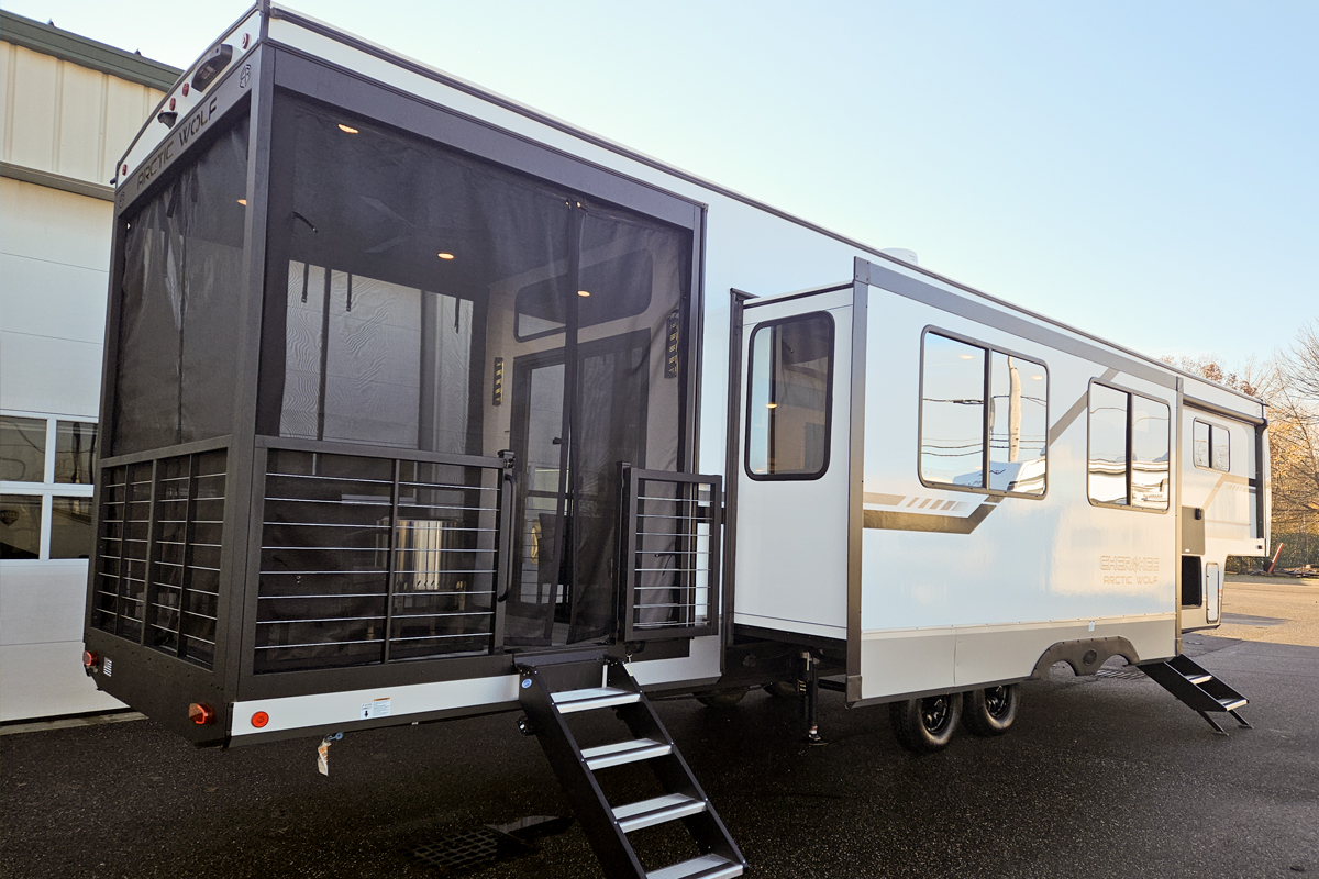 rear deck of arctic wolf 3800deck with ceiling fan and magnetic screen room