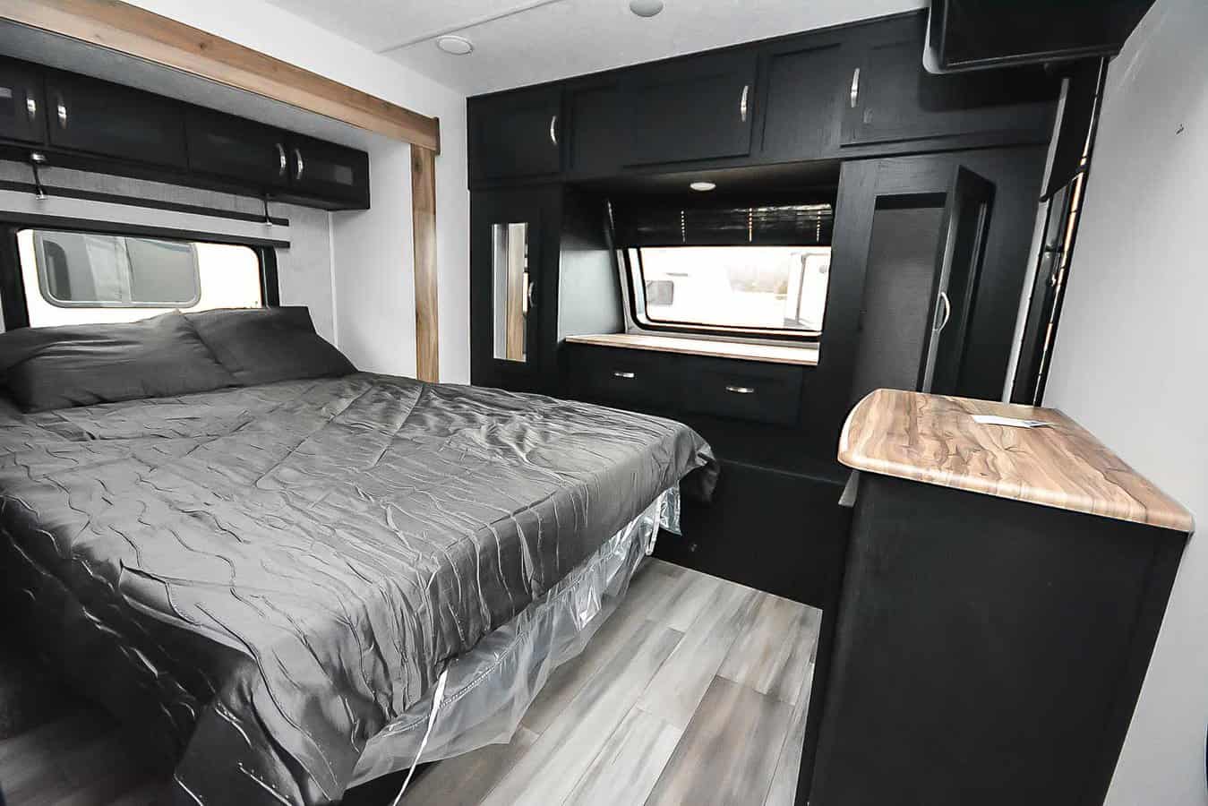 NEW 2023 Coachmen Freedom Express 324RLDSLE | Tulsa, OK