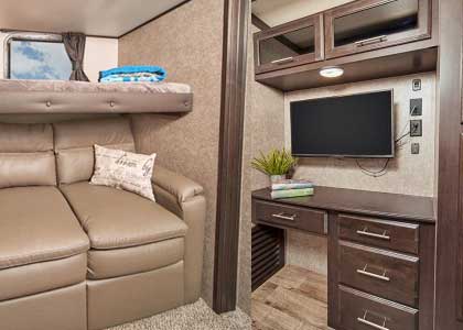 Link to blog post on mid-bunk fifth wheels and travel trailers.