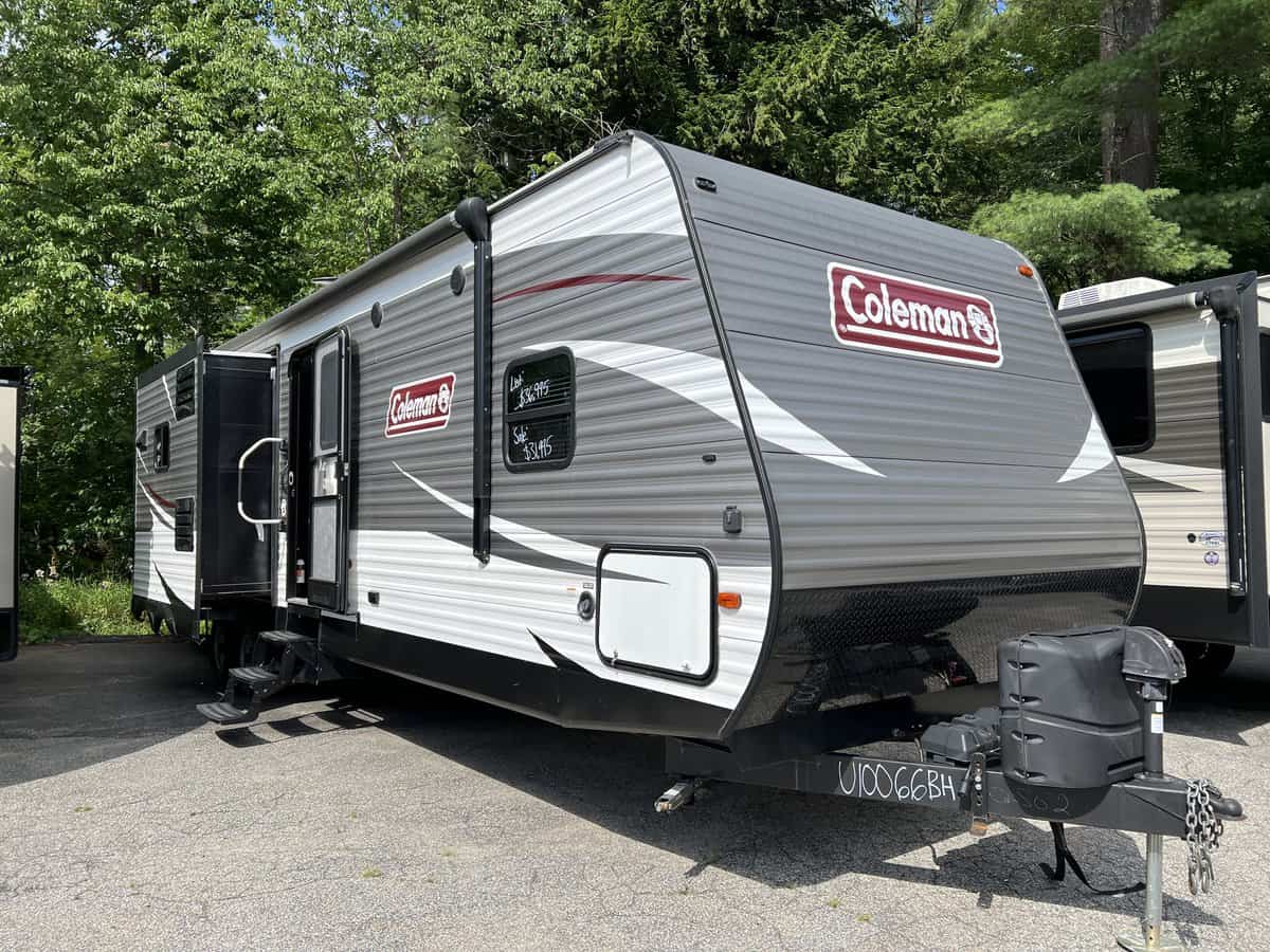 SOLD USED 2018 DUTCHMEN COLEMAN LANTERN 337BH | Weare, NH