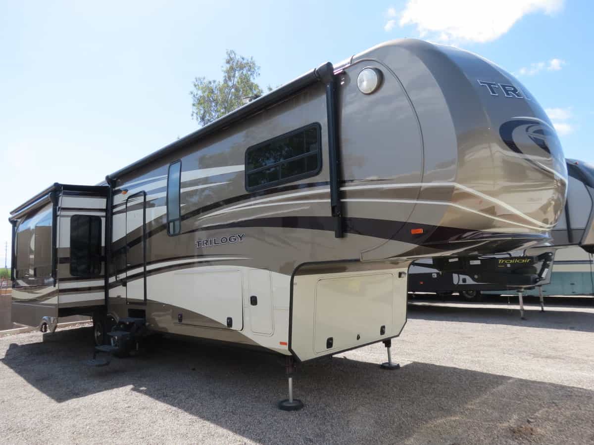 Used RVs | Travel Trailers & 5th Wheels | Tucson RV Dealer