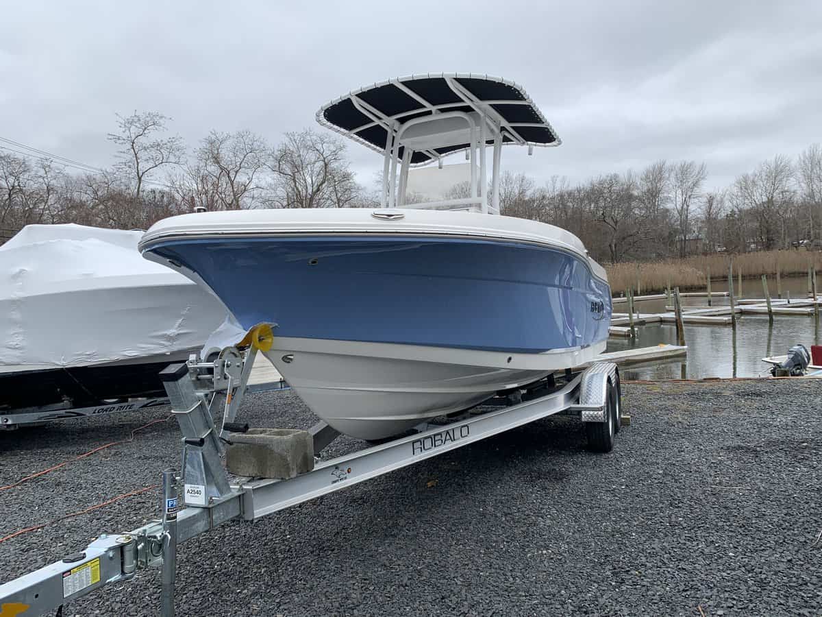 NEW 2023 Robalo R202EX | Islip Terrace, NY