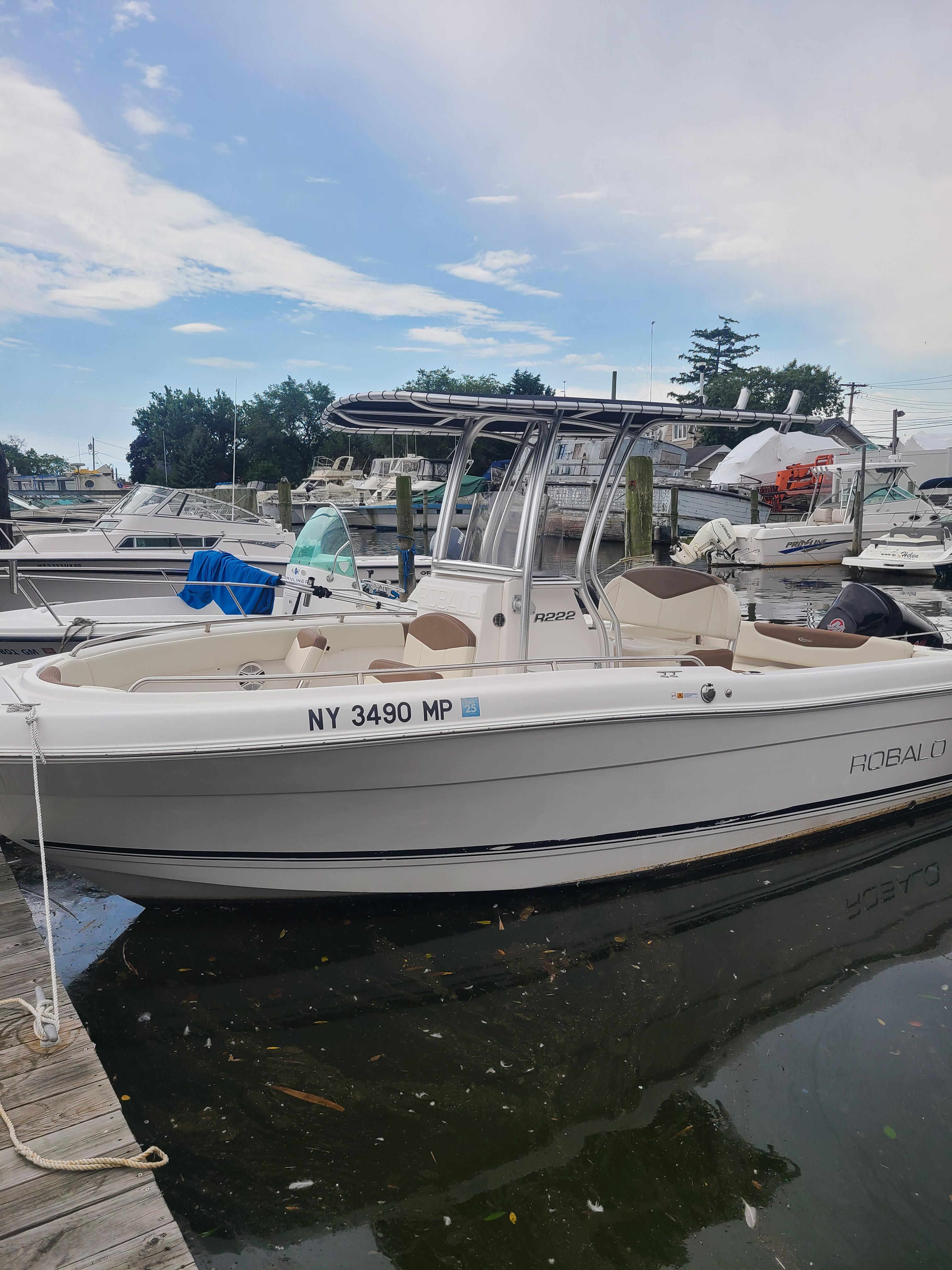 USED 2017 Robalo R222ES - Great Bay Marine