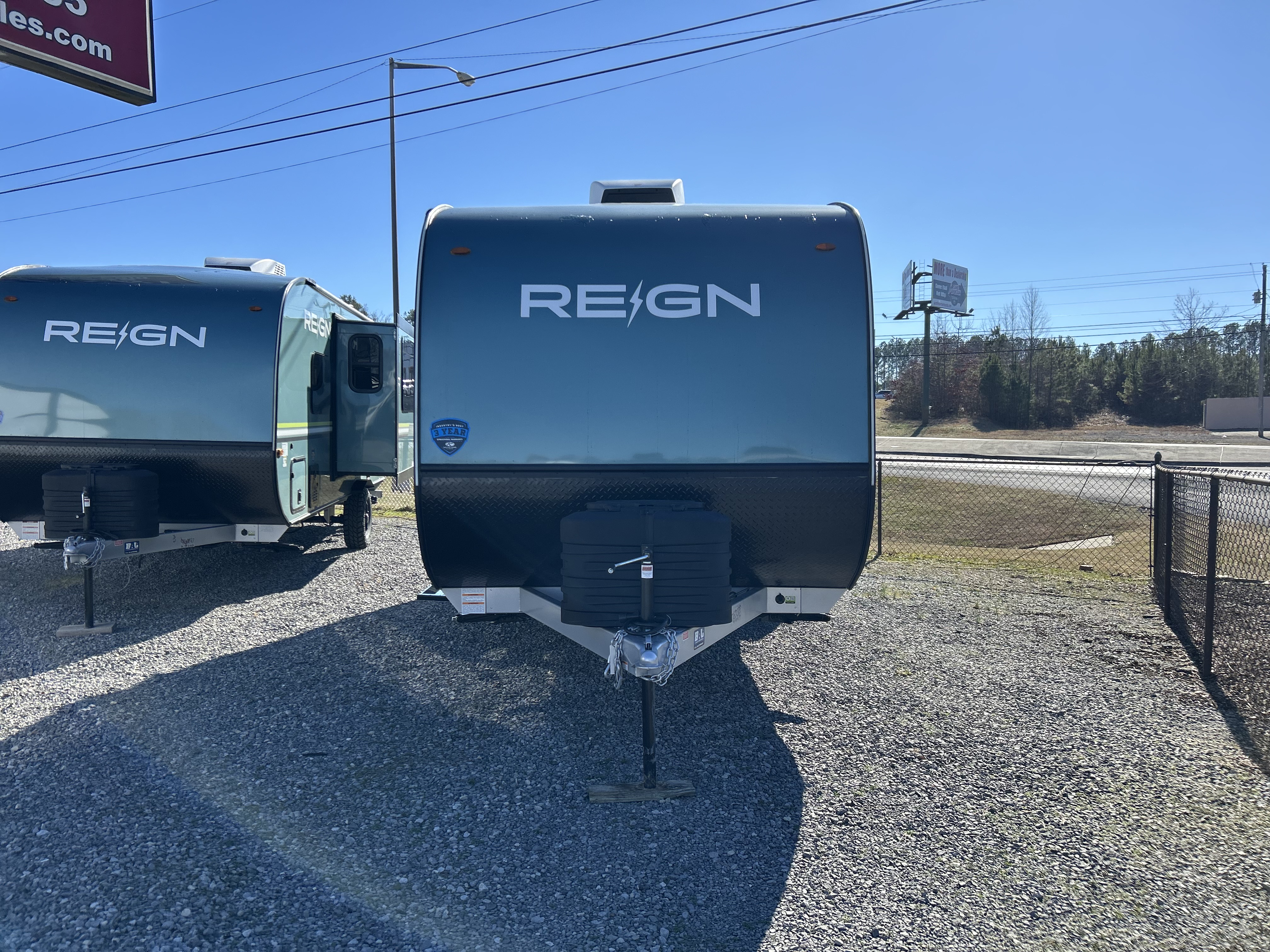 Image of 2025 KEYSTONE RV REIGN 15 RB