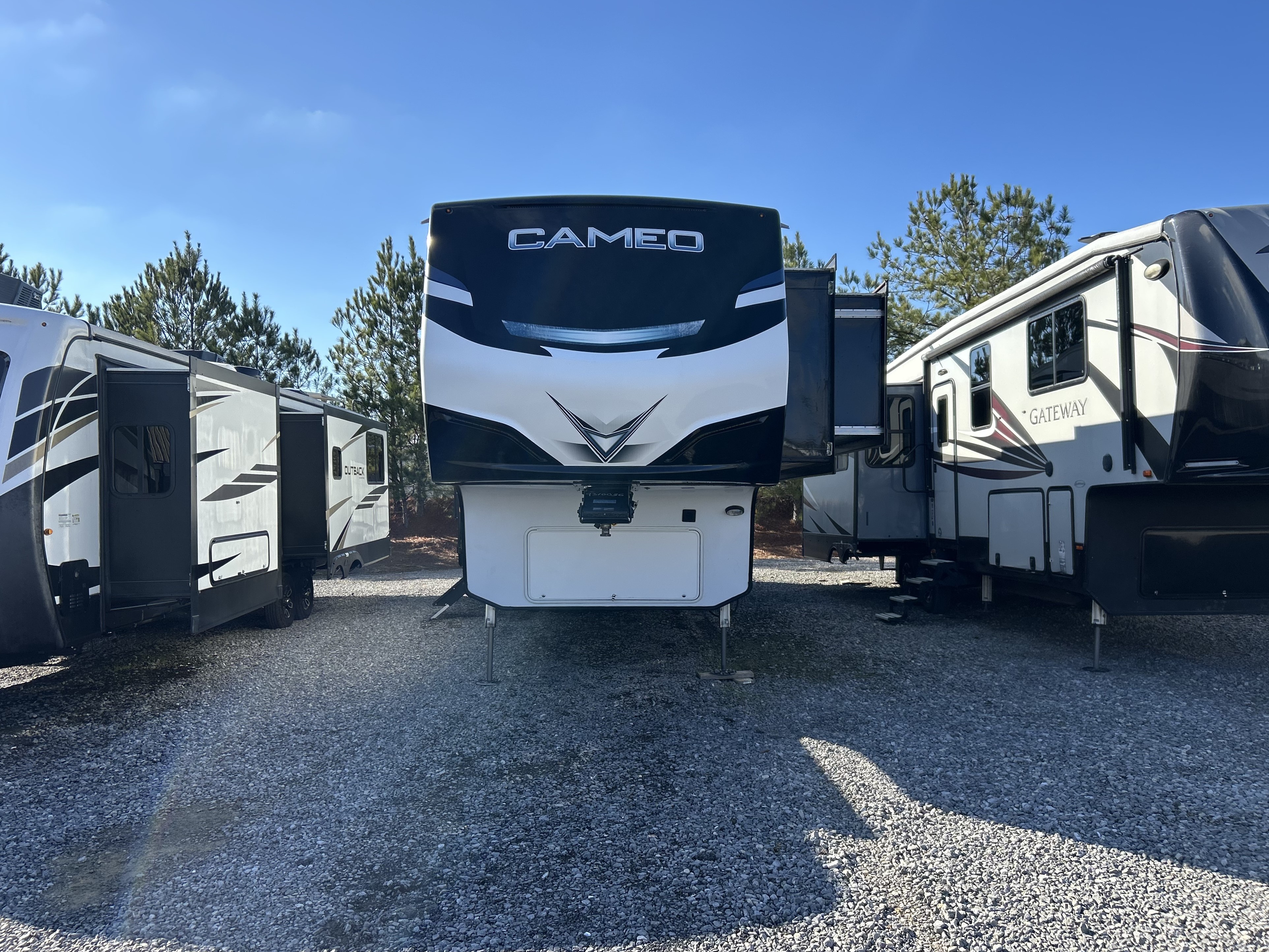 Image of 2022 CROSSROADS RV CAMEO 3891 MK