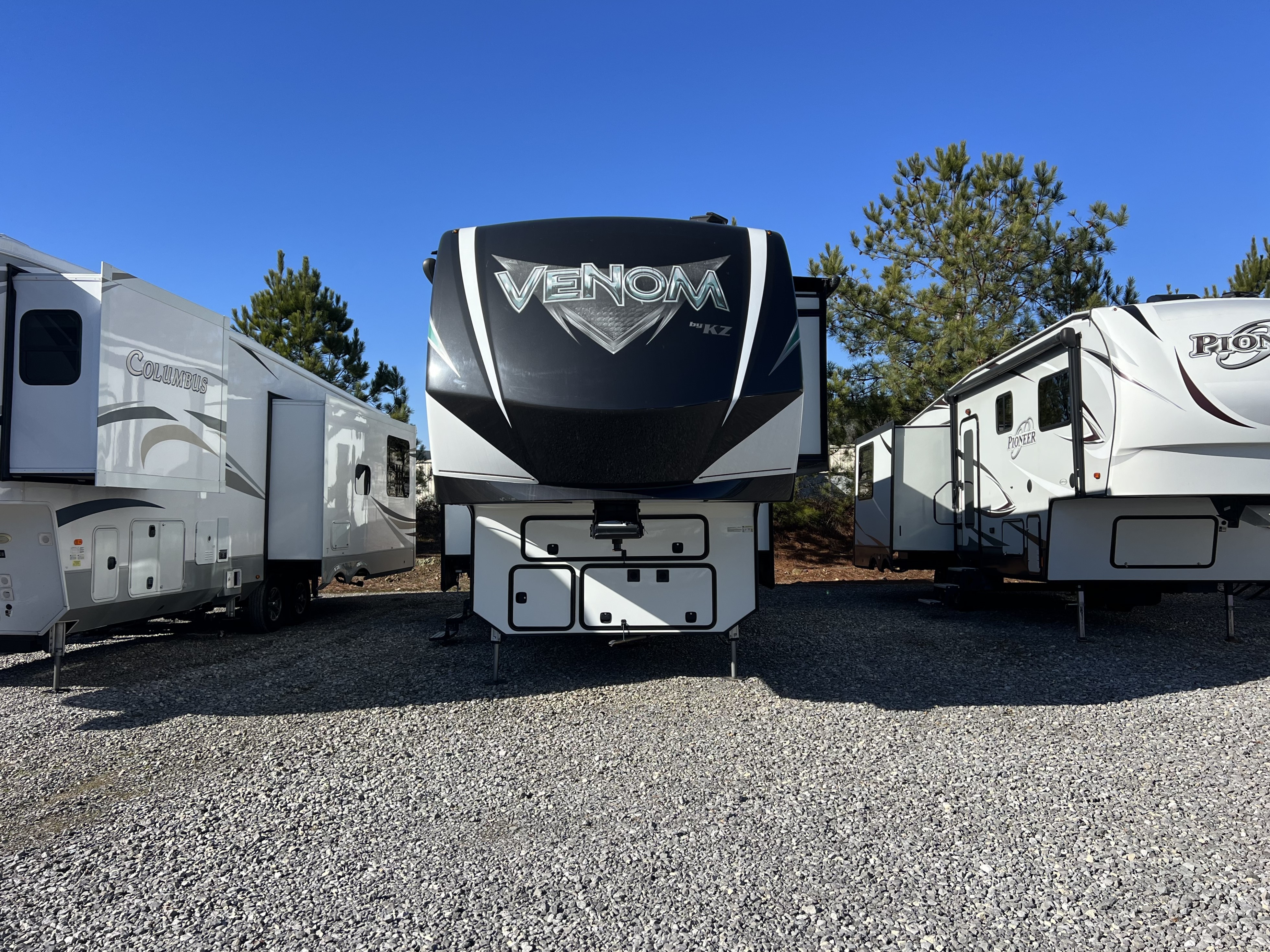 Image of 2018 KZ RV VENOM 4111 TK