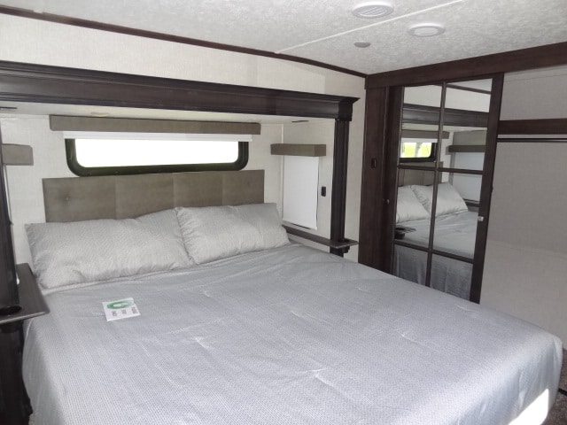 NEW 2022 COACHMEN BROOKSTONE 398MBL Piedmont SD