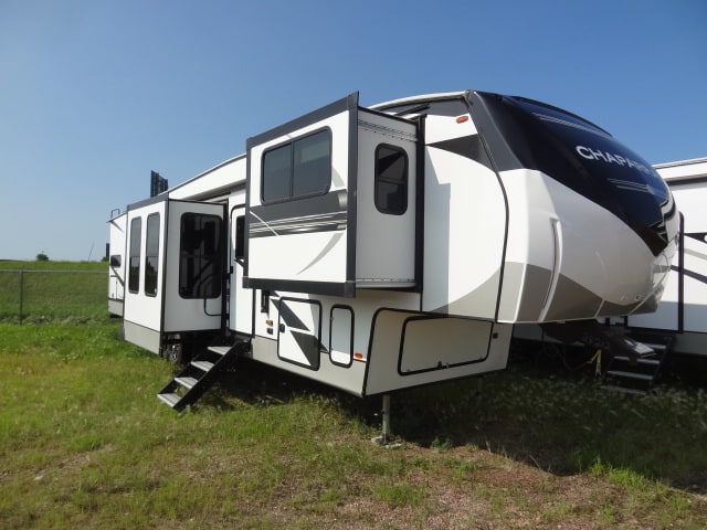 NEW 2022 COACHMEN BROOKSTONE 398MBL Piedmont SD