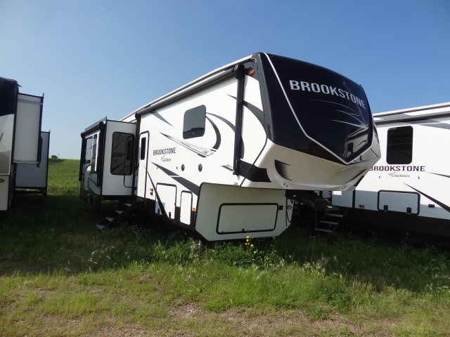 NEW 2022 COACHMEN BROOKSTONE 290RL Piedmont SD