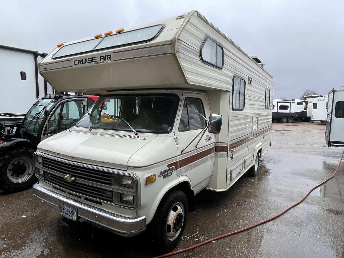 sold-used-1983-coachmen-georgie-boy-cruise-air-25-lake-crystal-mn