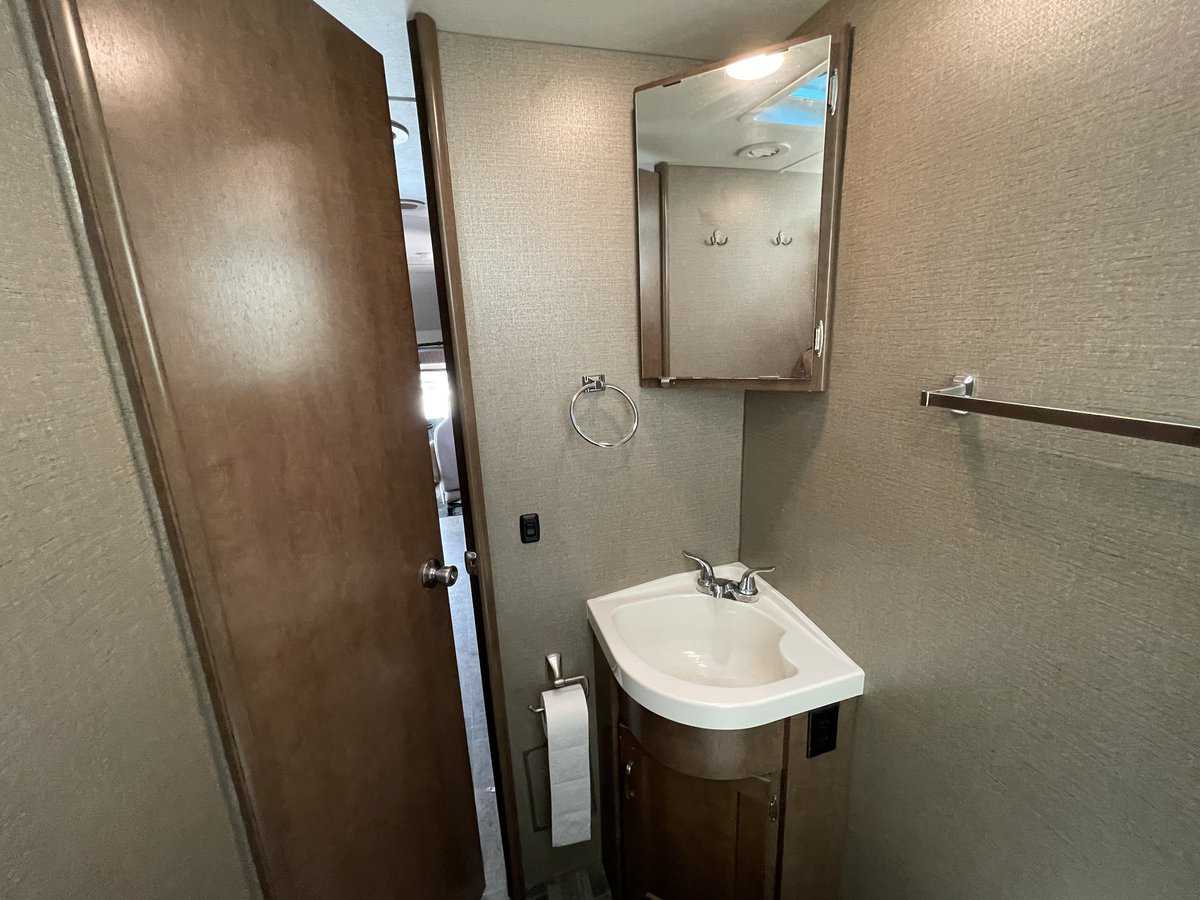 USED 2019 Winnebago Outlook 22E | Lake Crystal, MN