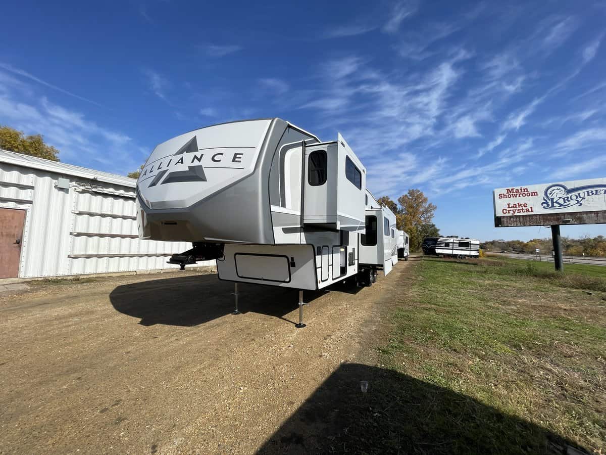 NEW 2024 Alliance RV Avenue 37MBR Lake Crystal MN   Img9938 