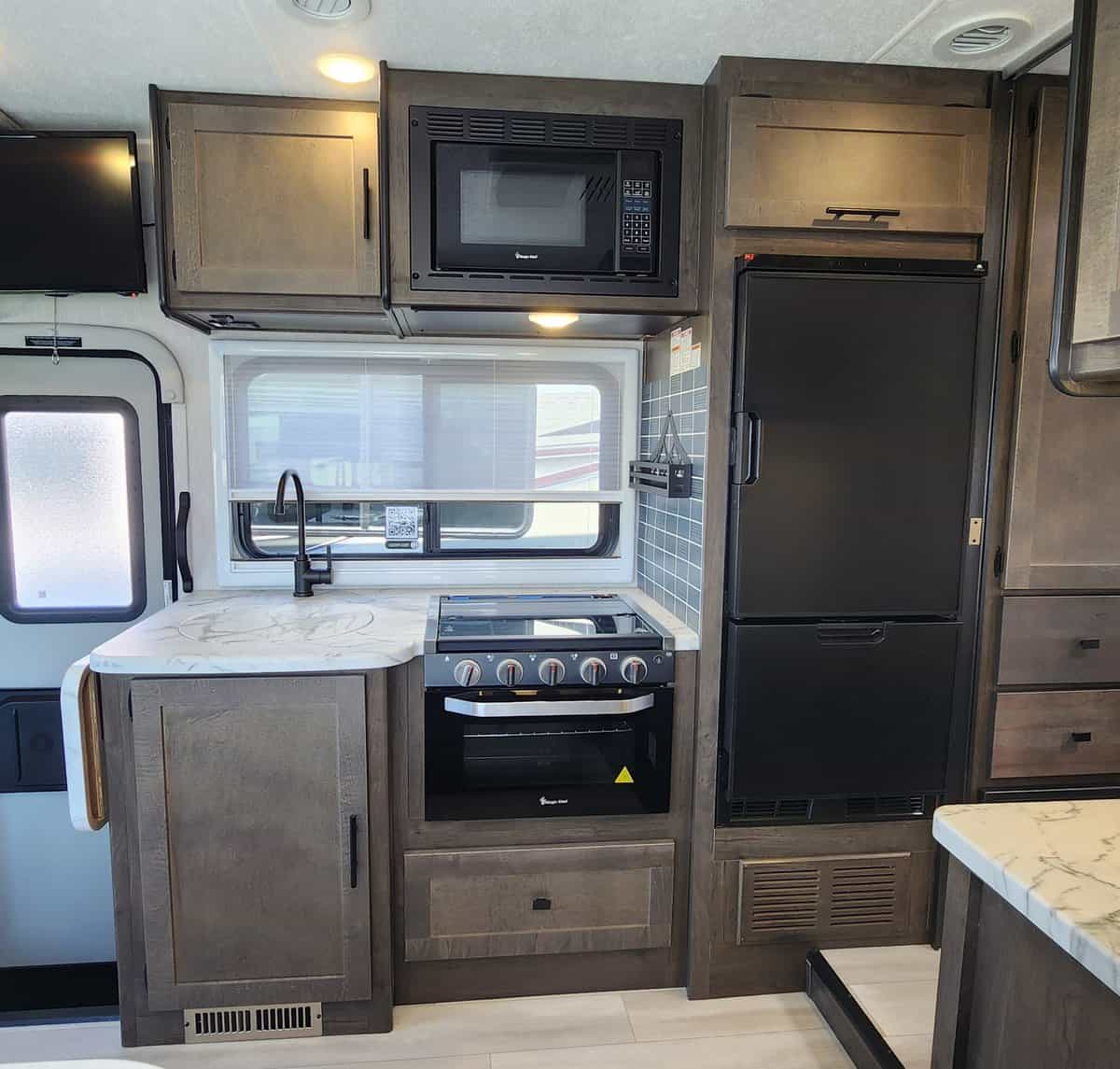 NEW 2023 Coachmen Prism 24DS | St. Louis, MO