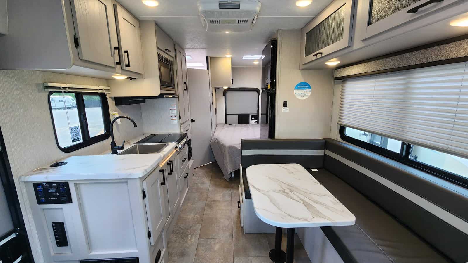 NEW 2023 Coachmen Freelander 22XG | St. Louis, MO