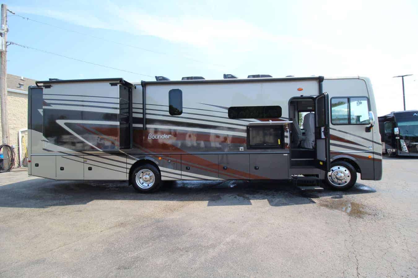 NEW 2024 FLEETWOOD Bounder 35K St. Louis, MO