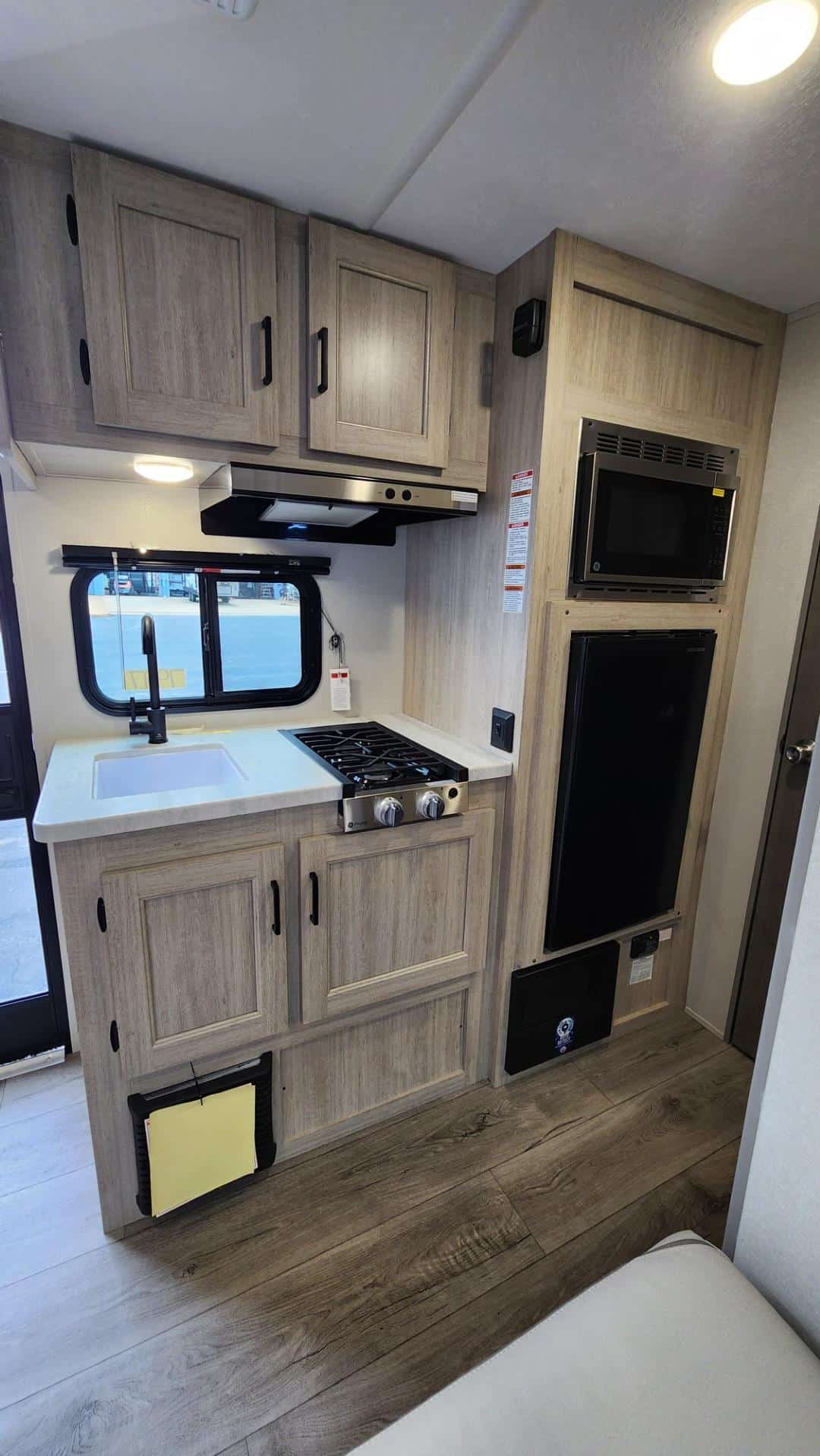 NEW 2024 Coachmen Catalina Summit 164BHX | St. Louis, MO