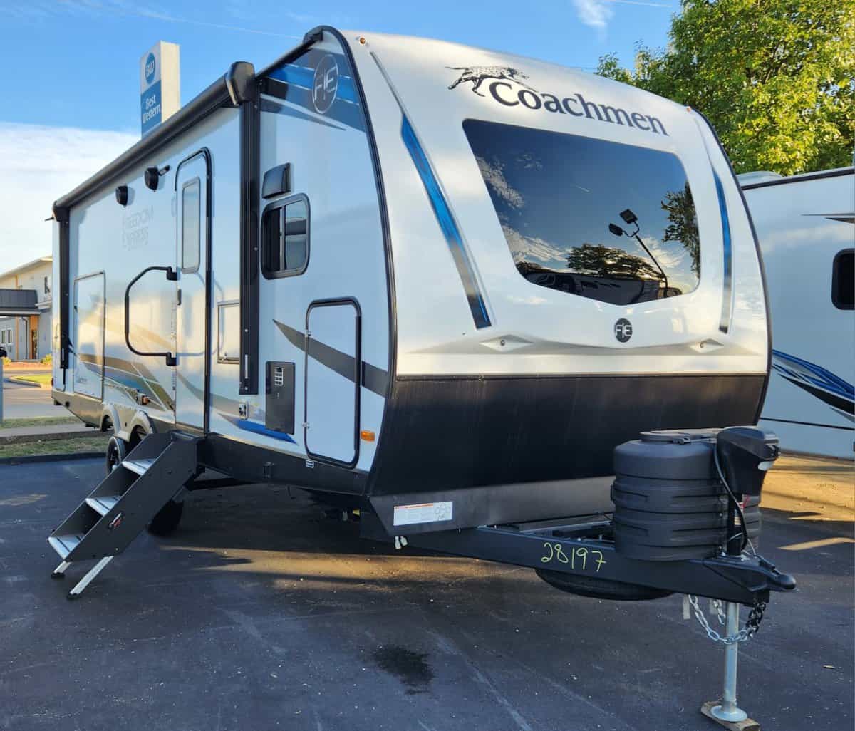 NEW 2024 Coachmen Freedom Express 259FKDS St. Louis, MO