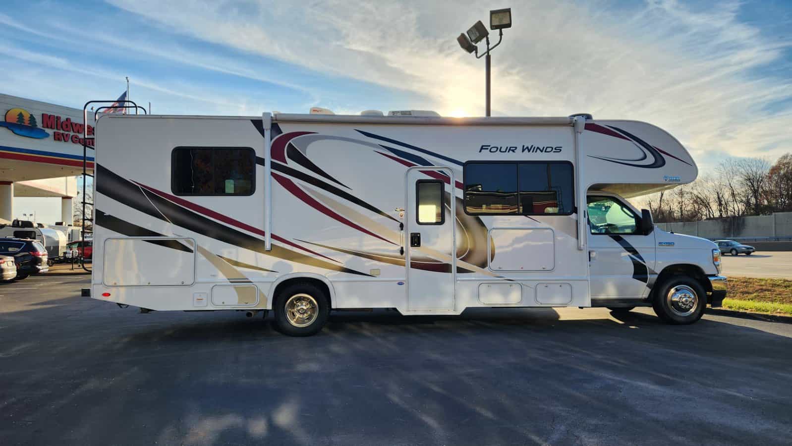 USED 2022 Thor Fourwinds 28Z | St. Louis, MO