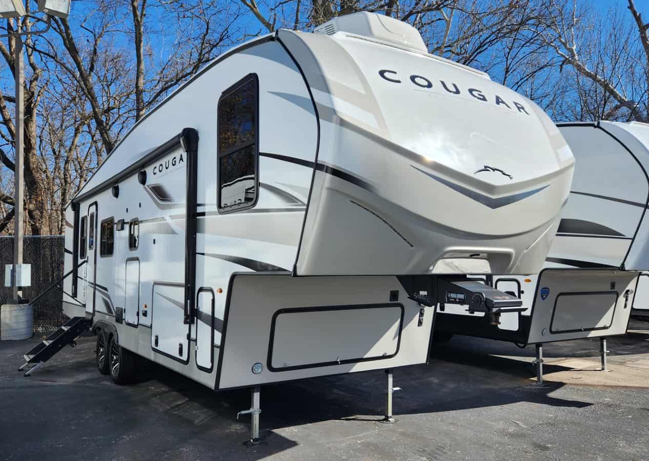 NEW 2024 Keystone Cougar Half Ton 29BHL | St. Louis, MO