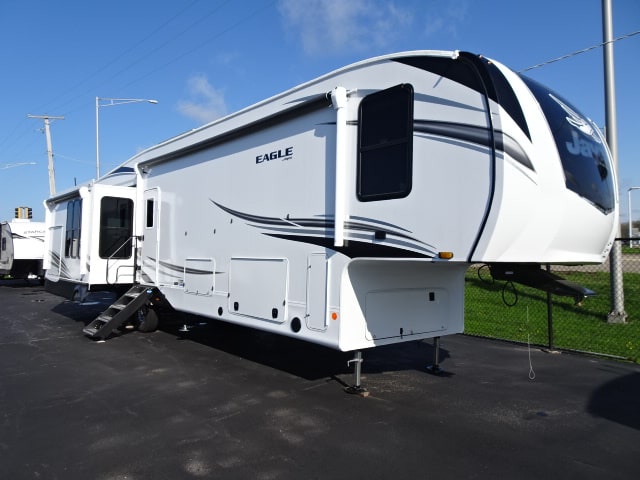 NEW 2021 Jayco Eagle 357MDOK | Joliet, IL