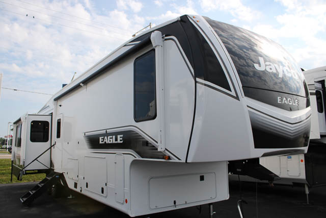 New 2024 Jayco Eagle 355MBQS - Rick's RV Center