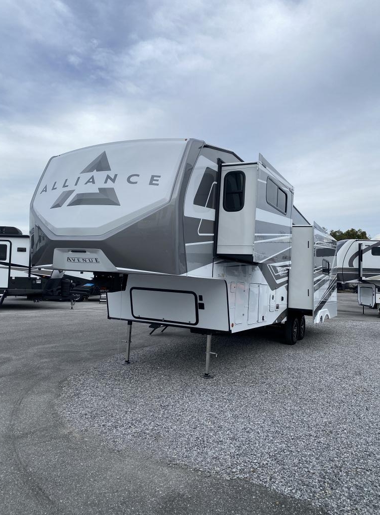 NEW 2024 Alliance RV Avenue 32RLS | Panama City, FL