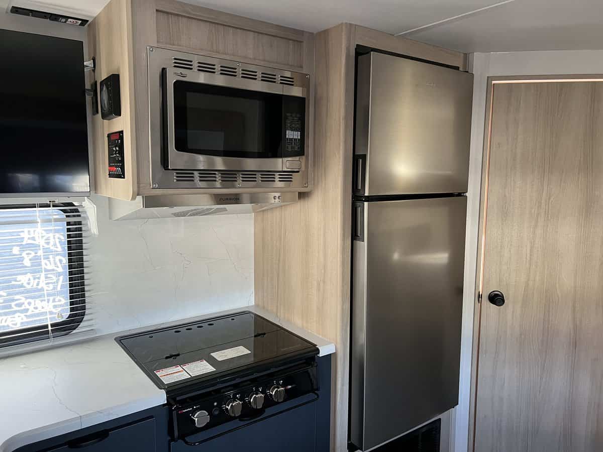 NEW 2024 Winnebago Minnie 2326BH